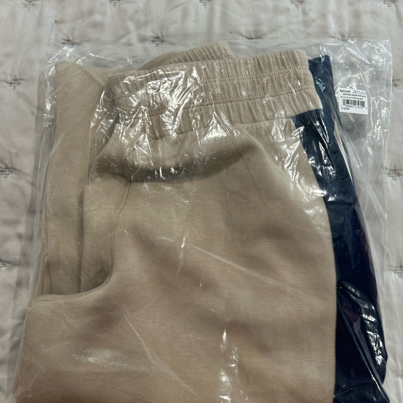 Spanx Women's Wide Leg Tan Track Pants S new with tags, regular inseam - Picture 6 of 7